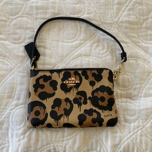 COPY - Coach wristlet